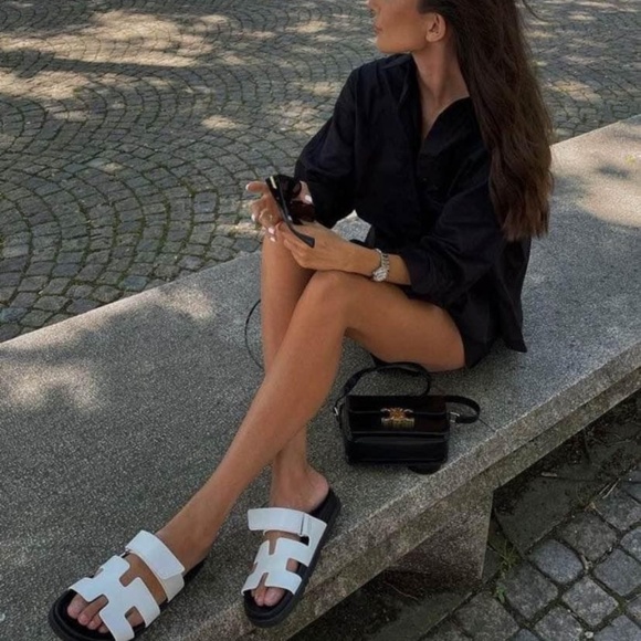 Sandals similar to Chypre Hermes - Picture 3 of 4